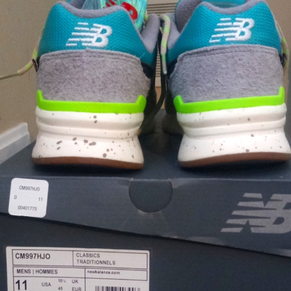 New Balance shoes/mens11/tan,teal,neon green